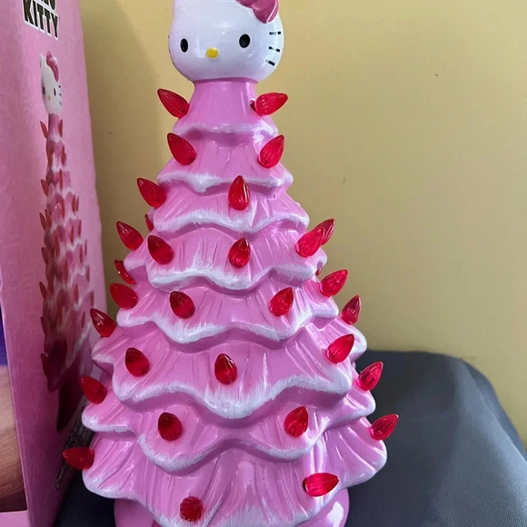 Hello Kitty Pink Ceramic Christmas Tree with Lights 11” NEW - Picture 2 of 7
